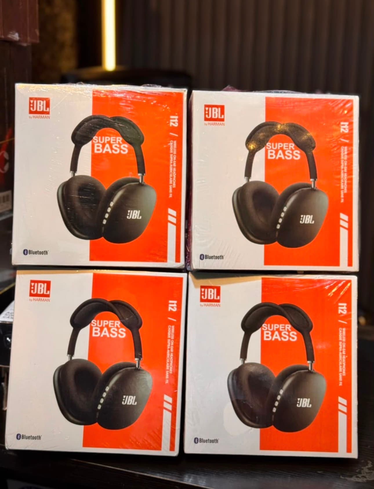 i 12 β Headphone π§